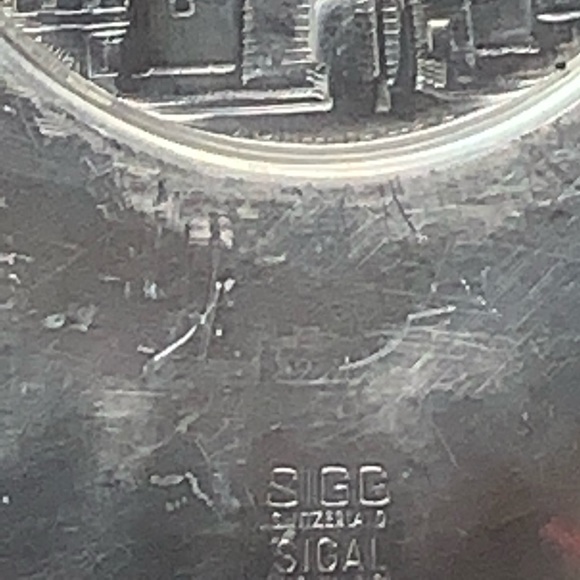 Hand Hammered Vintage Switzerland Aluminum Plate - Picture 7 of 8